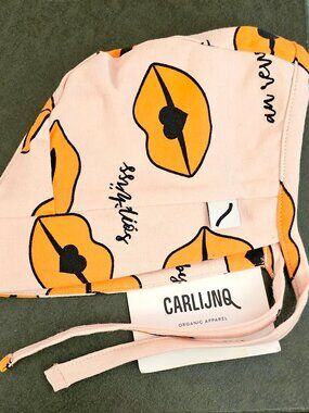 NWT CarlijnQ Kiss Goodbye Baby Bonnet, Lips / Hearts, Size 3-6 M